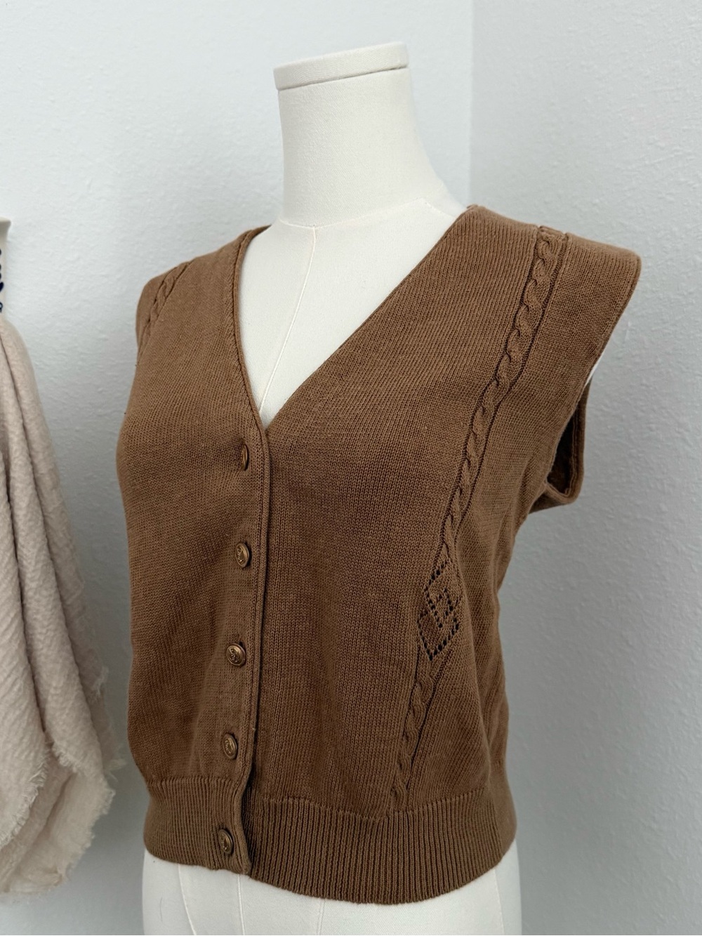 Vintage Laura Gayle Petite Medium Brown Cable Knit Button Front Sweater Vest 90s